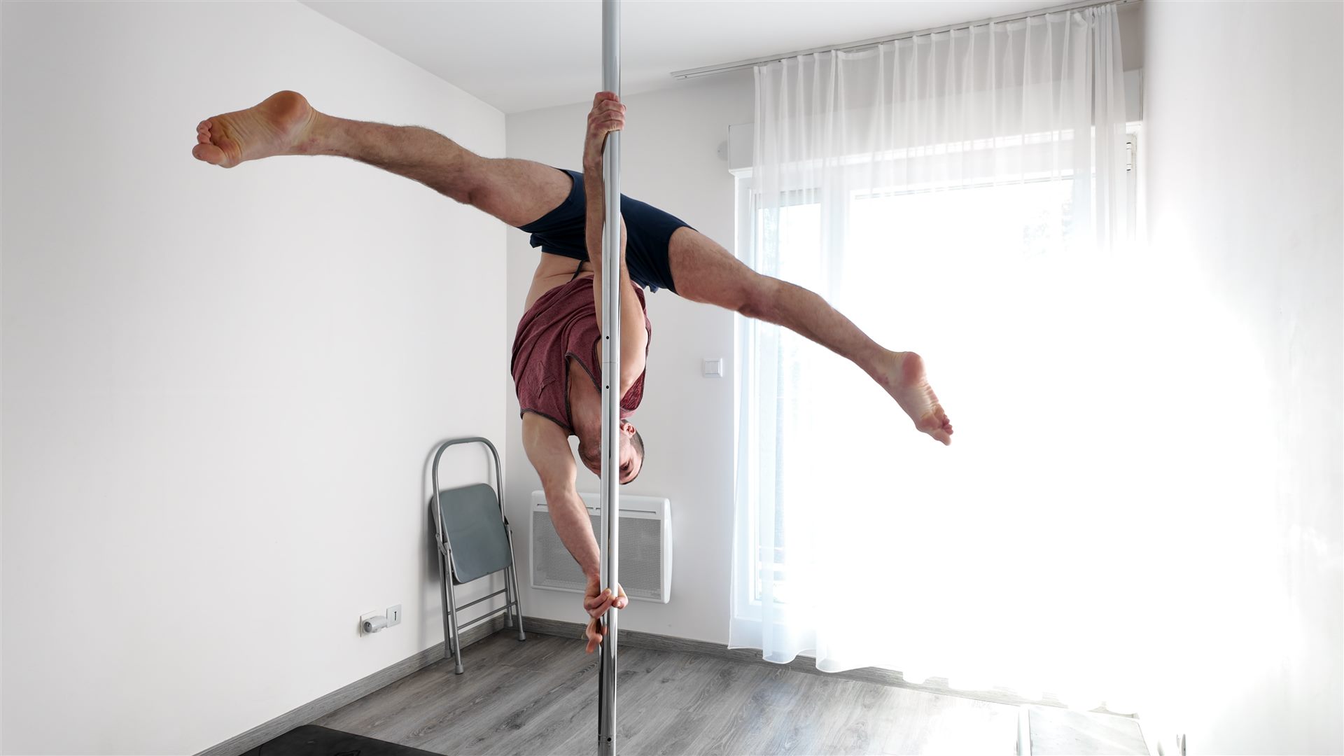 Twisted Grip en Pole Dance : le Piège pour tes Épaules (et 13 Exercices pour t'y Préparer)